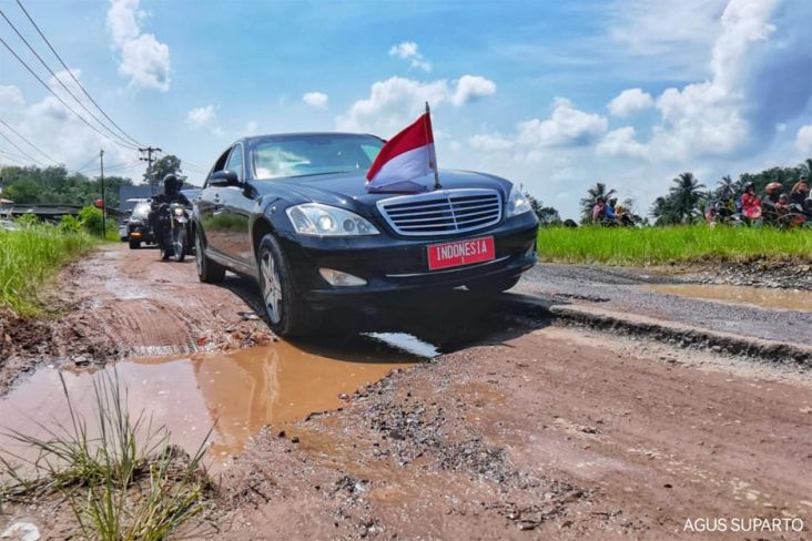 Lampung Disebut Sebagai Salah Satu Daerah dengan Jalan yang Rusak Parah