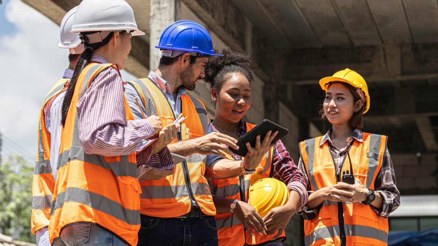 apa itu safety staff